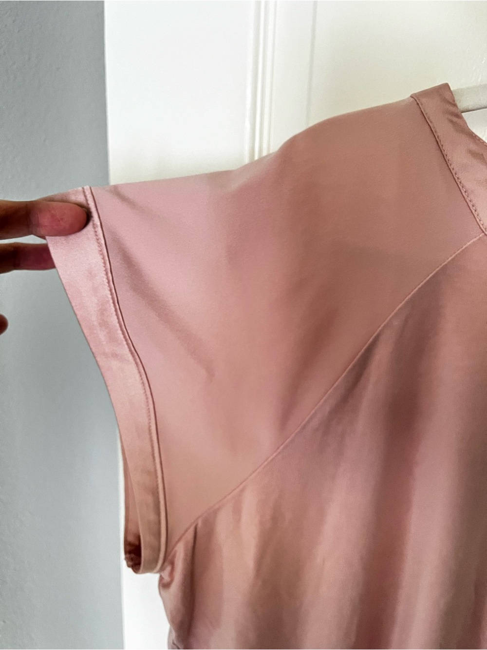 White House Black Market Blush Pink Scoop Neck Top - Picture 4 of 9